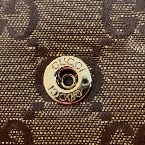 Authentic Gucci gold metallic logo wallet NWT - Picture 8 of 8